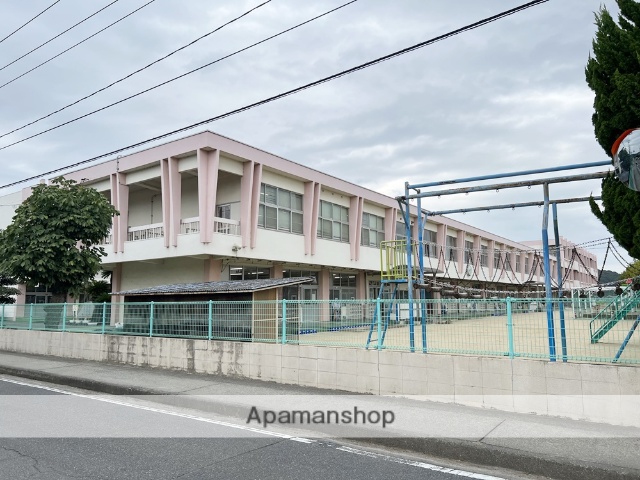小学校　瀬戸内市立邑久小学校（小学校）まで494m