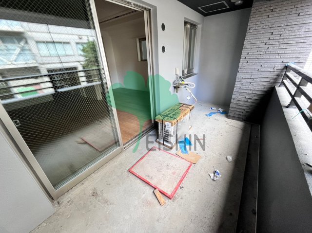 バルコニー　建設中のお写真です。