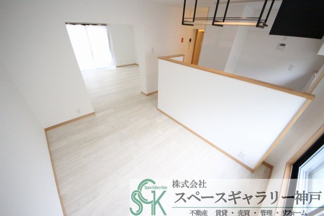 ＪＲ東海道本線 六甲道駅 徒歩4分 5階建 築59年の居間写真