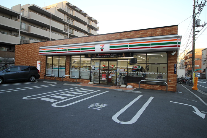コンビニ　セブンイレブン（コンビニ）まで83m