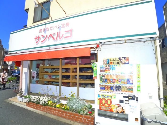 飲食店　ベーカリー（飲食店）まで70m
