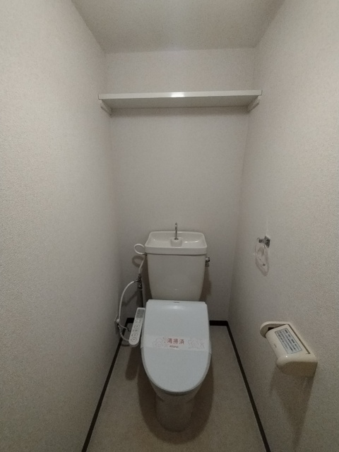 トイレ　洗浄機能付き便座