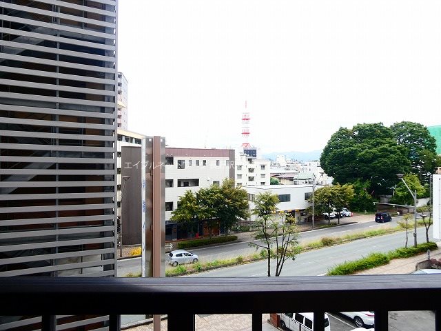 眺望　画像は405号室です（参考）