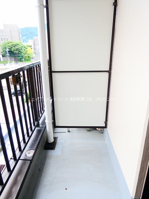 バルコニー　画像は405号室です（参考）