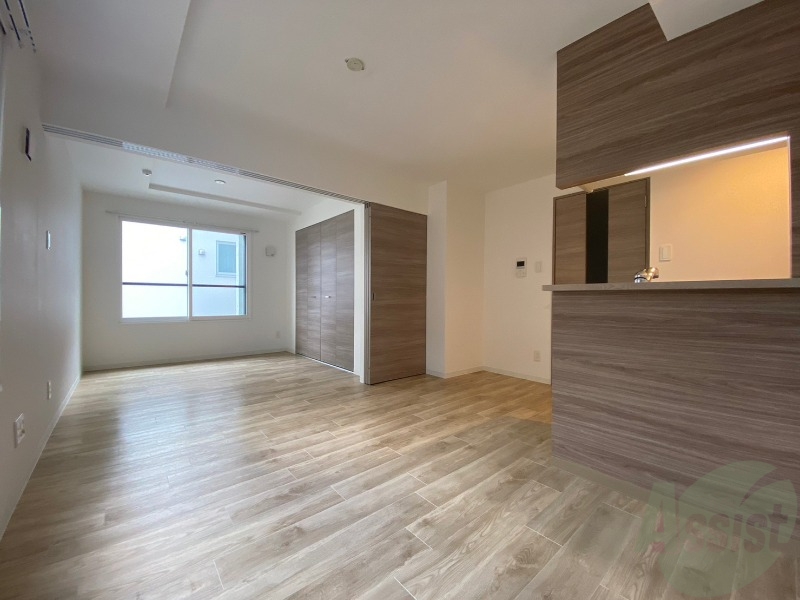 居室・リビング　広くてキレイなお部屋が広がっていて、充実した生活が送れそう。