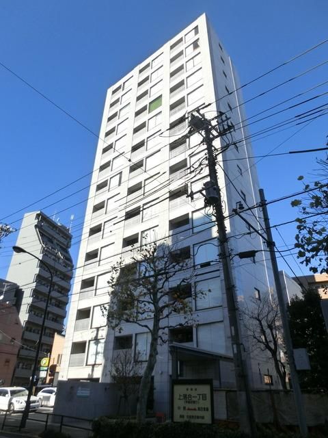 建物外観　★角地に建ち、陽当り良好です★