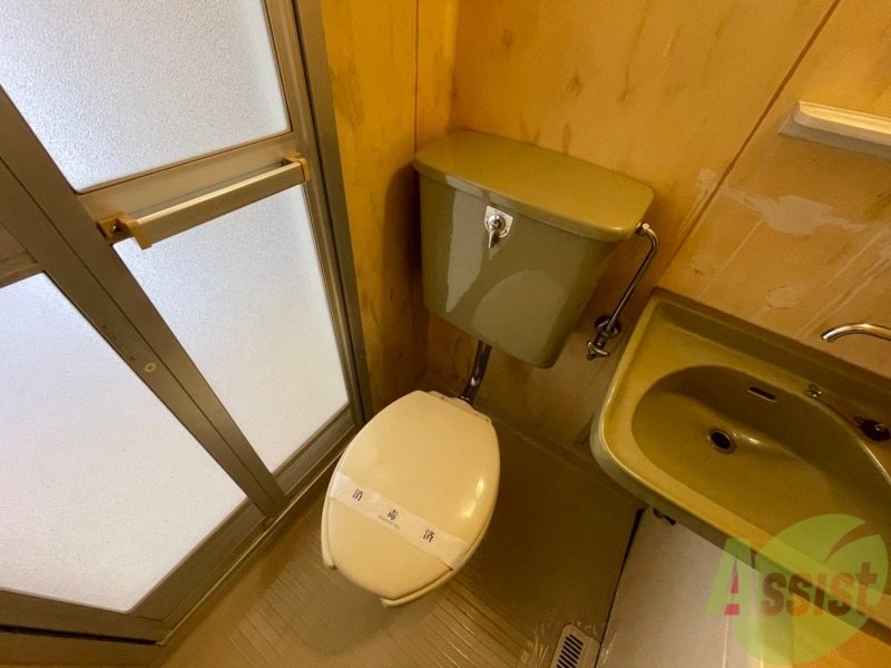 トイレ　こちらはトイレです。清潔感があり、安心して使用できます。