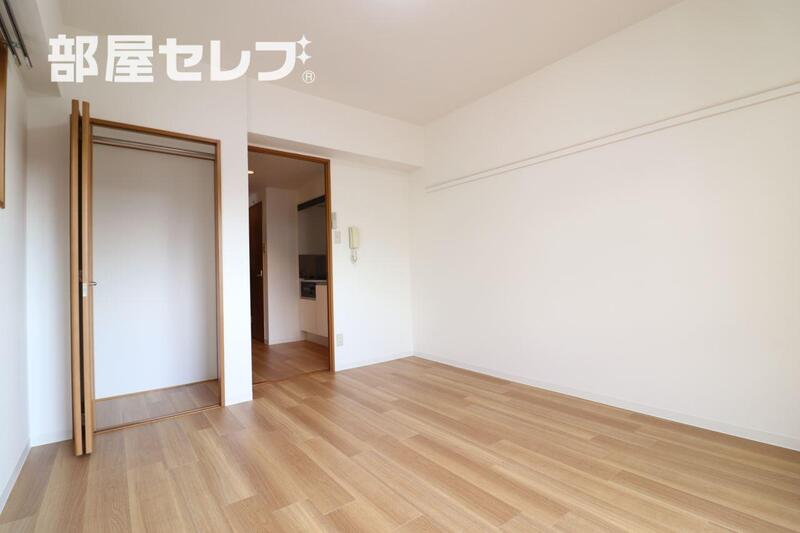 居室・リビング　内装のきれいなお部屋です