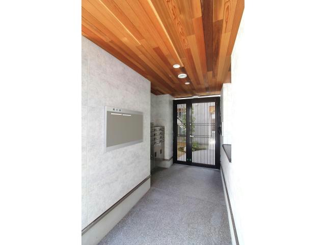 建物外観　エントランス部分