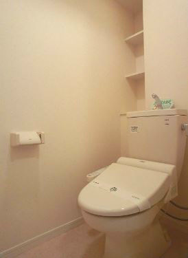 トイレ　トイレです。※別号室の参考写真になります。