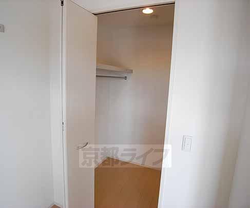 収納　たっぷり収納できるウォークインクローゼット