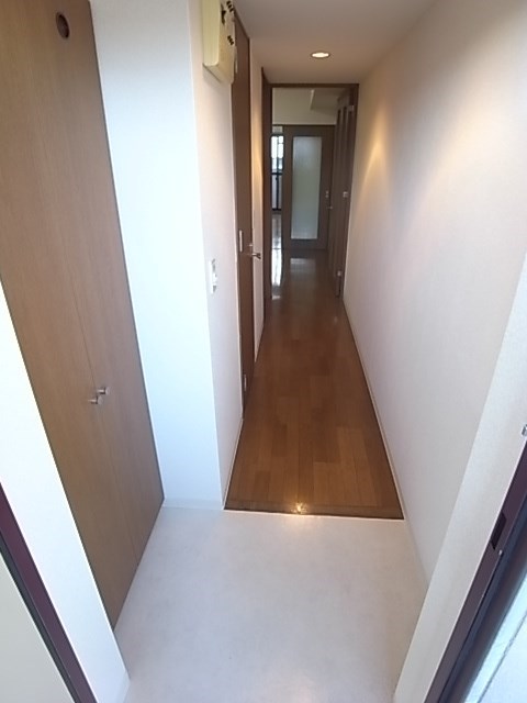 玄関　収納もある玄関です