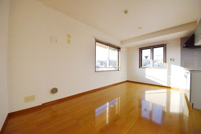 その他部屋・スペース　★角部屋２面採光で明るいリビング★