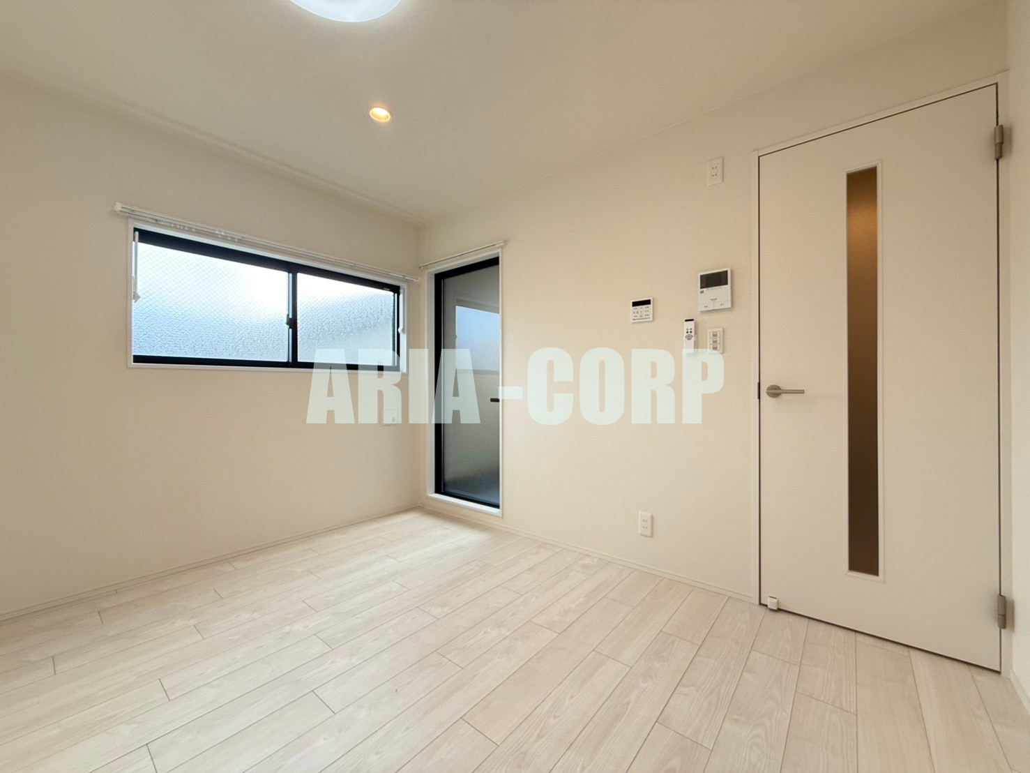 居室・リビング　白を基調とした統一感あるお部屋です！