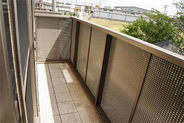 バルコニー　類似室内