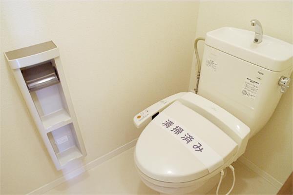 トイレ　類似室内