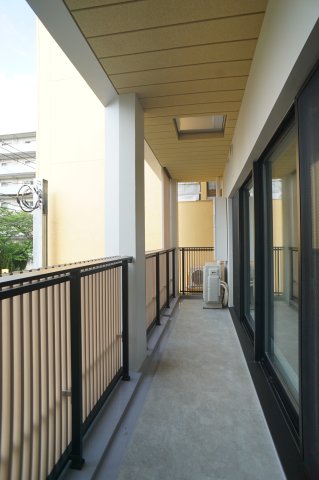 バルコニー　広いバルコニー
