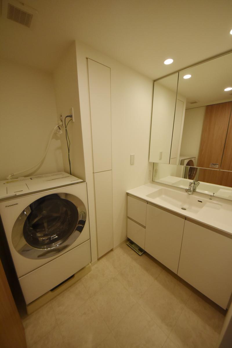 洗面設備　写真は同タイプ住居です。