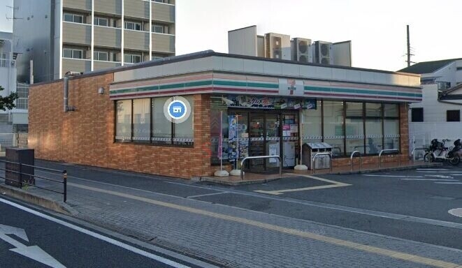 コンビニ　セブンイレブン豊中服部南町4丁目店（コンビニ）まで341m