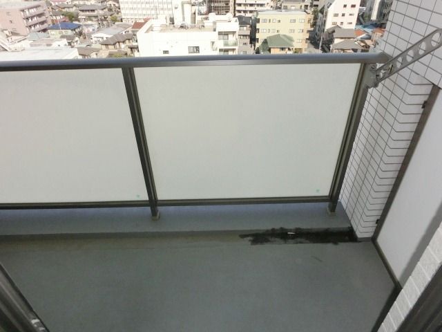 バルコニー　明るいバルコニー
