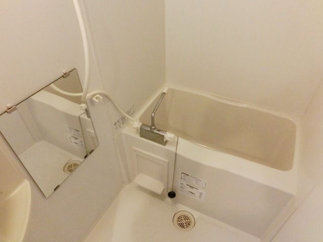 バス・シャワールーム　きれいなバスルーム