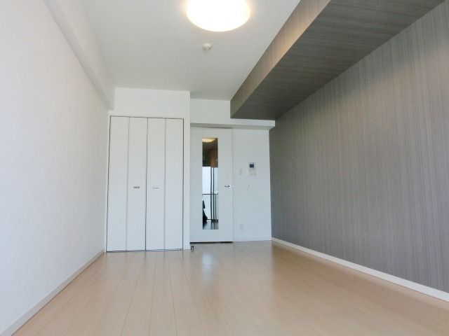 居室・リビング　バルコニー側からのお部屋