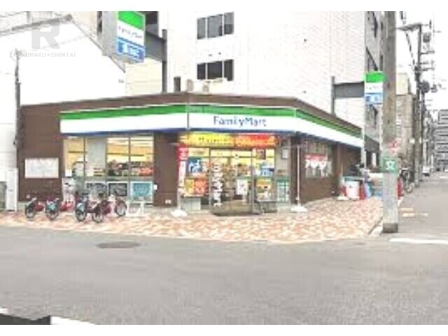 コンビニ　ファミリーマート伏見町二丁目店（コンビニ）まで136m