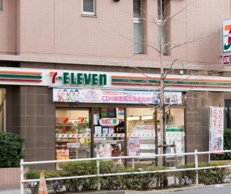 コンビニ　セブンイレブン新宿山吹町店（コンビニ）まで196m