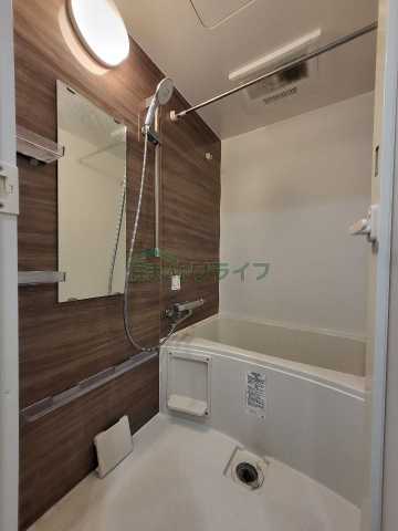 バス・シャワールーム　別部屋の参考写真となります。
