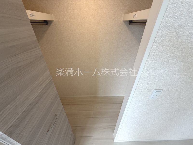 収納　ウオークインクローゼット♪