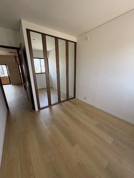 土入戸建ての居間写真