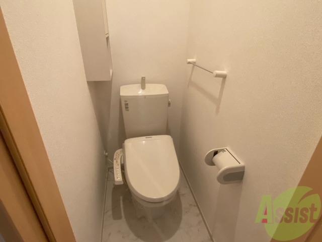 トイレ　トイレにはウォシュレットが設置済みですね
