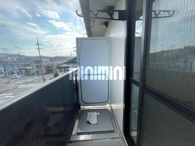ＪＲ東海道本線 清水駅 バス乗車時間：13分 最寄りバス停で下車 徒歩2分 3階建 築28年の内装写真