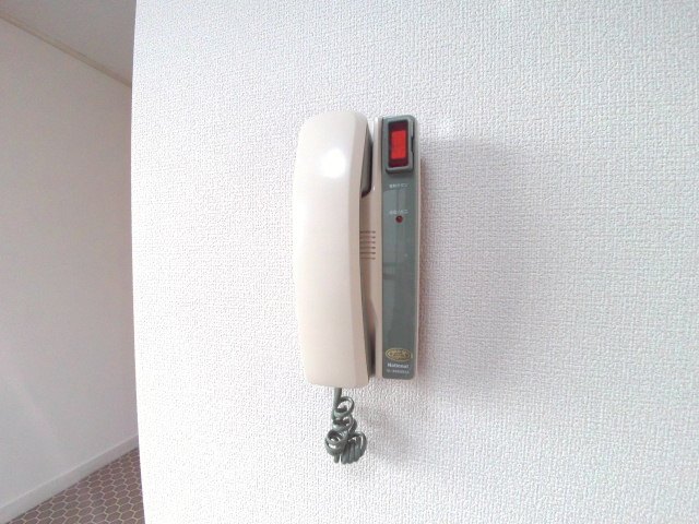 セキュリティ　もちろん防犯対策でインターホンが付いてます