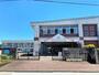 小学校　牟礼岡小学校（小学校）まで370m