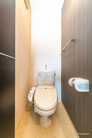 トイレ　トイレ　ウォシュレット付き