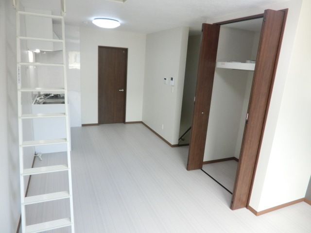 その他部屋・スペース　バルコニー側からの居室