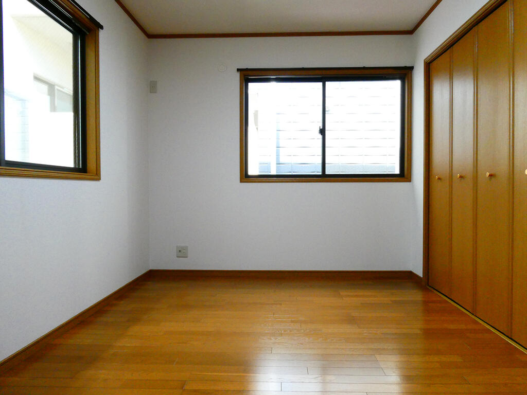 稗原町1丁目貸家の居間写真