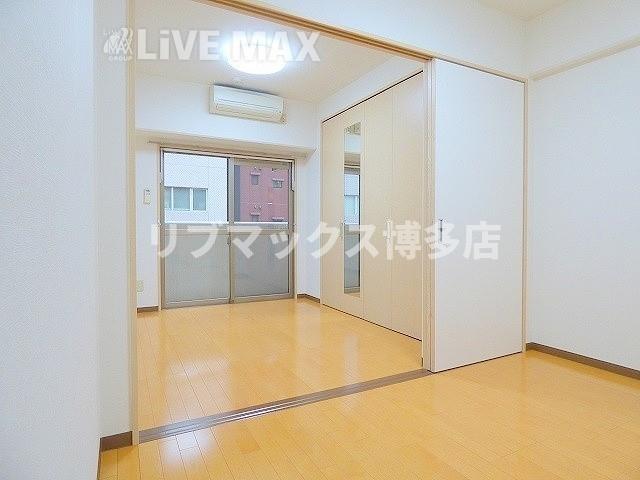 その他部屋・スペース　広めの洋室部分でレイアウトしやすい間取りです★