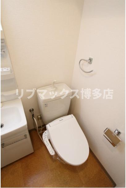 トイレ　人気設備のウォシュレット機能を標準装備★