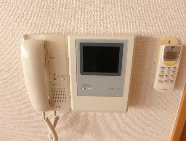 セキュリティ　モニター付きインターホン