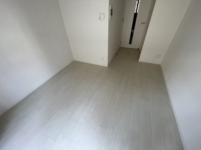 その他部屋・スペース　開放的な寝室です