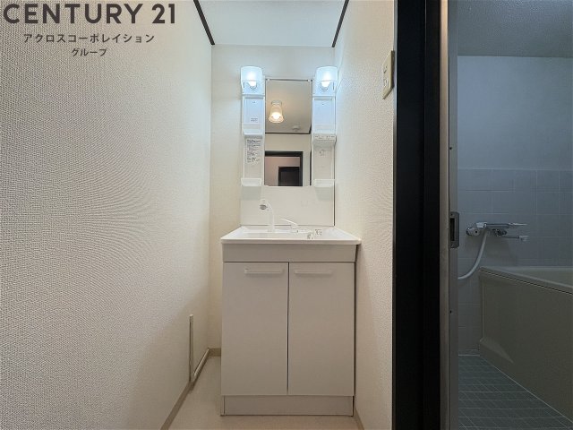 洗面設備　独立洗面台になってます！