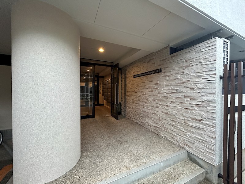 レジーナ西宮北口の外観写真