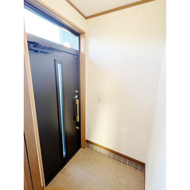 ＪＲ石北本線 端野駅 バス乗車時間：7分 最寄りバス停で下車 徒歩7分 1階建 築24年の玄関写真