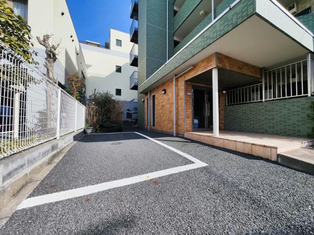 駐車場　駐車場