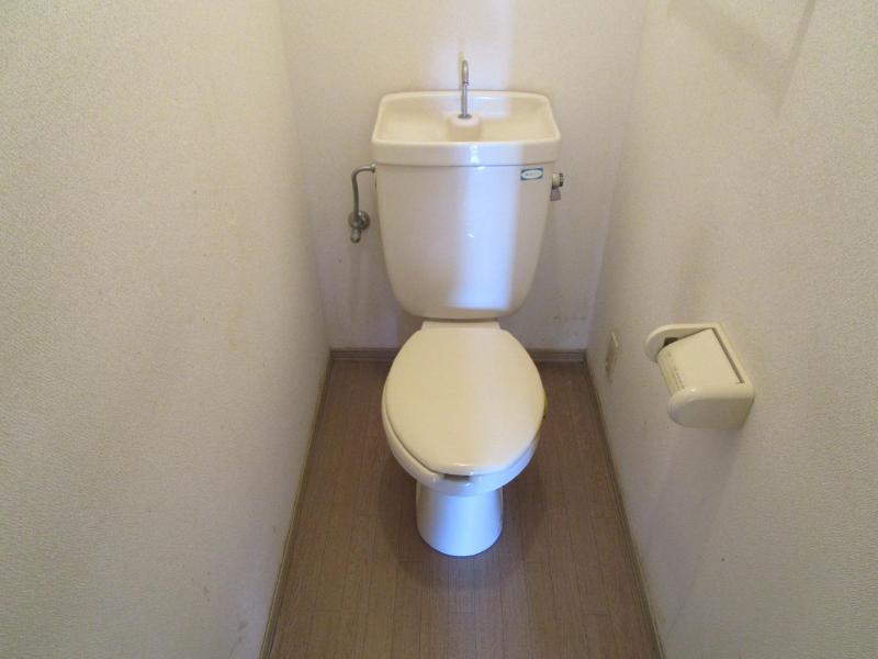 メゾンクレールA棟のトイレ写真