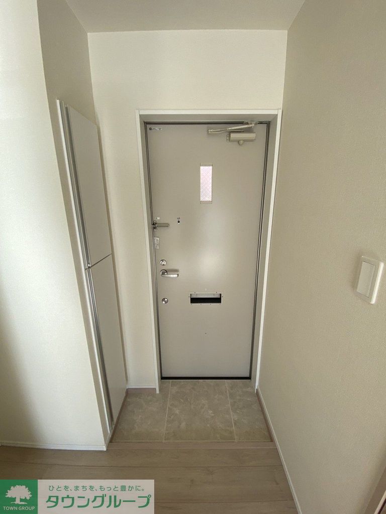 玄関　＊2階の同間取りの写真です。