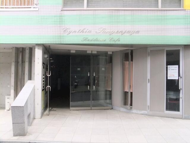 エントランス　建物の入り口です