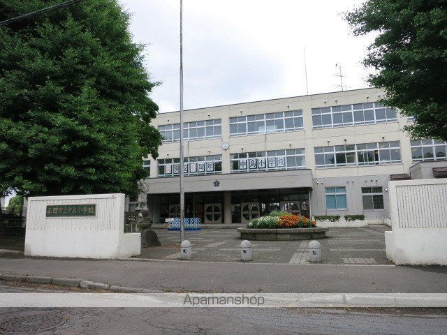 小学校　中島小学校（小学校）まで843m